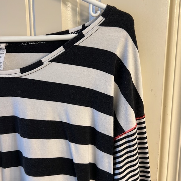 Lululemon 🍋- Gently worn long sleeve top - Picture 2 of 4
